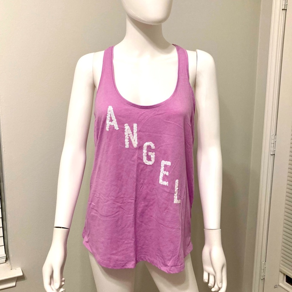Victoria's Secret. Women's T-shirt  lilac color with sequins  size - L NWOT
